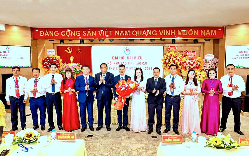 Xây dựng đội ngũ người làm báo Lào Cai chuyên nghiệp, nhân văn, hiện đại - Ảnh 5.