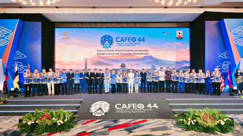 Điện lực Th&agrave;nh phố Hồ Ch&iacute; Minh c&oacute; th&ecirc;m 18 c&aacute; nh&acirc;n được vinh danh Kỹ sư chuy&ecirc;n nghiệp ASEAN - Ảnh 2.