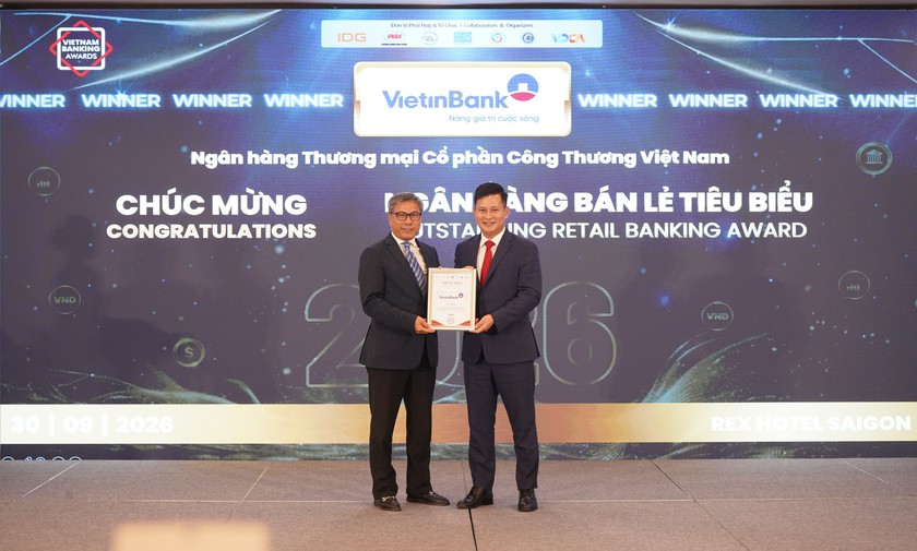 3 năm li&ecirc;n tiếp - VietinBank được vinh danh &ldquo;Ng&acirc;n h&agrave;ng B&aacute;n lẻ ti&ecirc;u biểu&rdquo; - Ảnh 1.