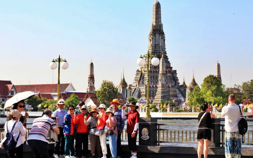 ATTA lo ngại kh&aacute;ch du lịch Trung Quốc tới Th&aacute;i Lan giảm 50% dịp Tết Nguy&ecirc;n đ&aacute;n - Ảnh 1.