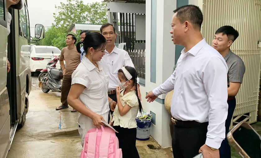 Nghệ An y&ecirc;u cầu xử l&iacute; nghi&ecirc;m h&agrave;nh vi cản trở người kh&aacute;c đưa học sinh đến trường - Ảnh 5.