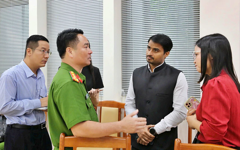 C&ocirc;ng an Th&agrave;nh phố Hồ Ch&iacute; Minh phối hợp với c&aacute;c cơ quan ngoại giao trong ph&ograve;ng, chống tội phạm ma t&uacute;y - Ảnh 3.