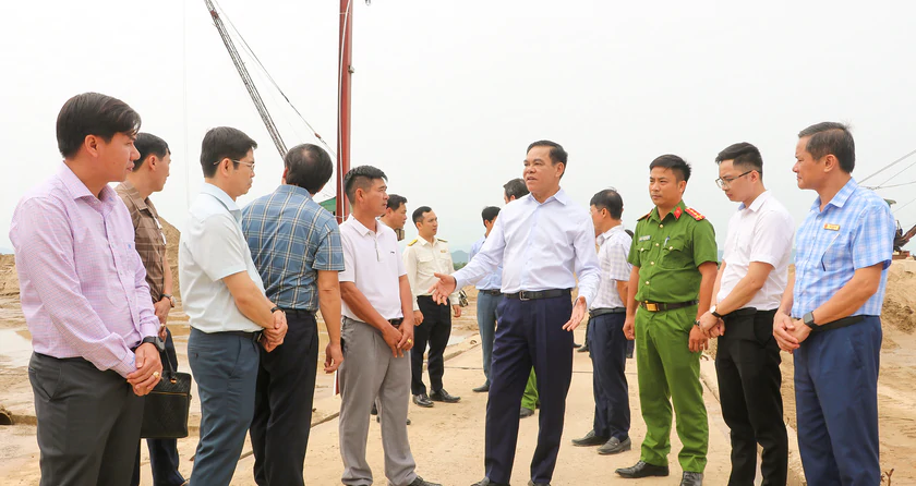 Chủ tịch tỉnh Nghệ An thị s&aacute;t y&ecirc;u cầu dừng hoạt động 9 mỏ, bến c&aacute;t - Ảnh 5.