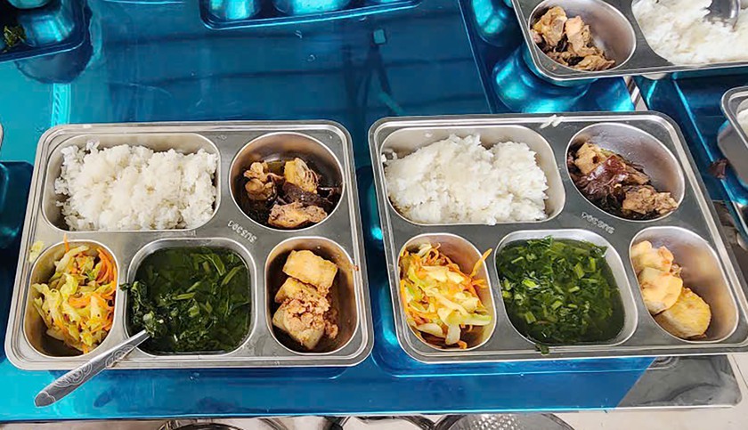 Nhiều phụ huynh đồng thuận đưa con đến Trường Tiểu học Quỳnh Tam - Ảnh 6.