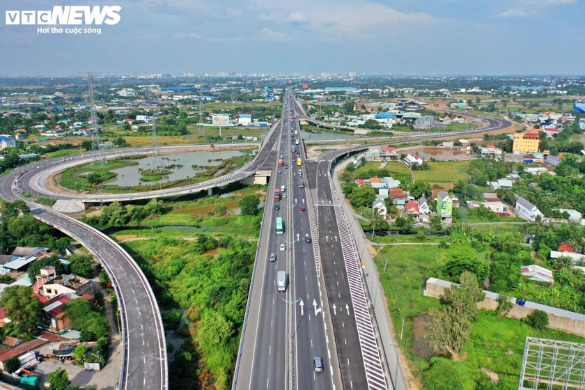 Nh&agrave; phố Vịnh Ti&ecirc;n trước bước ngoặt gi&aacute; trị 2027 khi hạ tầng, tiện &iacute;ch c&ugrave;ng về đ&iacute;ch - Ảnh 1.