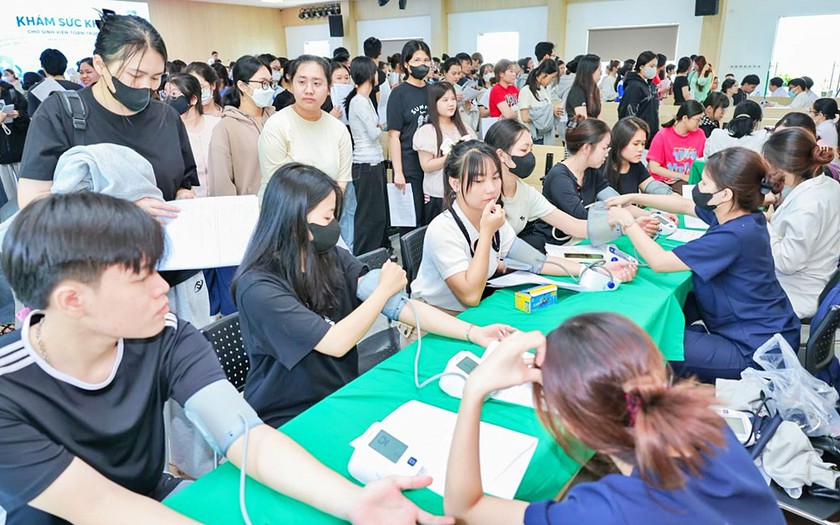 Trường Đại học Lạc Hồng chi hơn 600 triệu đồng kh&aacute;m sức khỏe miễn ph&iacute; cho gần 8.700 sinh vi&ecirc;n - Ảnh 1.