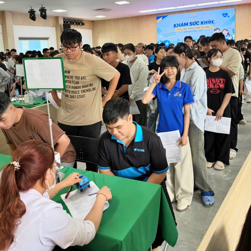 Trường Đại học Lạc Hồng chi hơn 600 triệu đồng kh&aacute;m sức khỏe miễn ph&iacute; cho gần 8.700 sinh vi&ecirc;n - Ảnh 2.