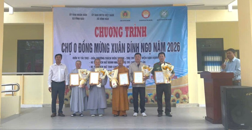 Hội Khuyến học L&acirc;m Đồng đẩy mạnh c&ocirc;ng t&aacute;c khuyến học th&ocirc;ng qua an sinh x&atilde; hội, chăm lo tết cho người d&acirc;n - Ảnh 2.