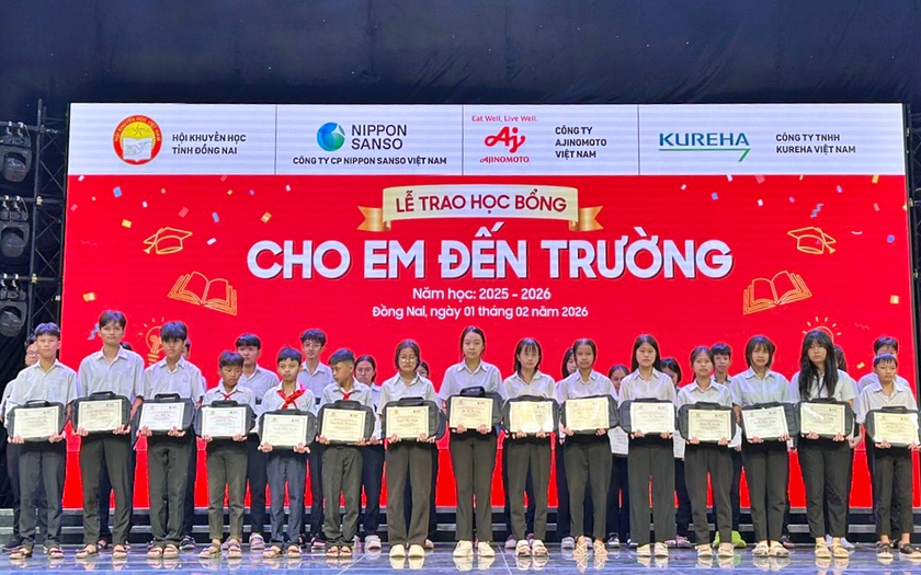 Đồng Nai trao học bổng "Cho em đến trường" và hành trình thắp sáng ước mơ - Ảnh 1.