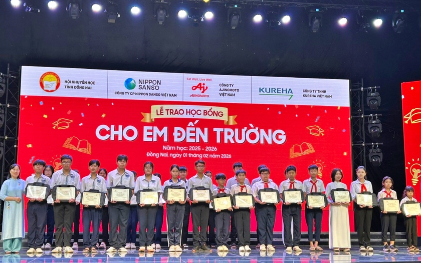Đồng Nai trao học bổng "Cho em đến trường" và hành trình thắp sáng ước mơ - Ảnh 2.