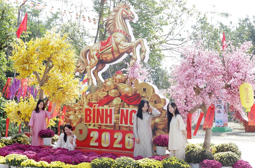 Nghệ An rộn r&agrave;ng sắc xu&acirc;n đ&oacute;n Tết B&iacute;nh Ngọ - Ảnh 8.