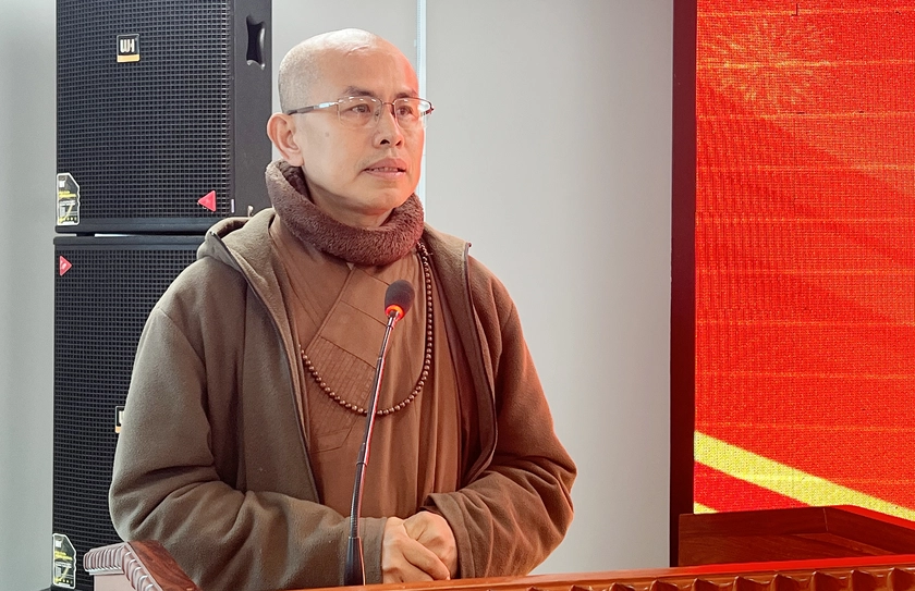 Trao 140 suất qu&agrave; cho bệnh nh&acirc;n ng&agrave;y cận Tết - Ảnh 1.