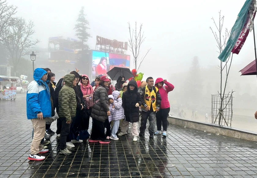 Sa Pa “cháy phòng” nghỉ từ mùng 2 Tết - Ảnh 8.