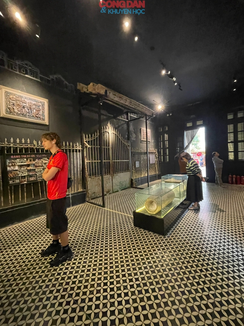 M&ugrave;ng 3 Tết: Người d&acirc;n n&ocirc; nức du xu&acirc;n, c&aacute;c điểm đến văn h&oacute;a H&agrave; Nội đ&oacute;n đ&ocirc;ng đảo du kh&aacute;ch- Ảnh 3.