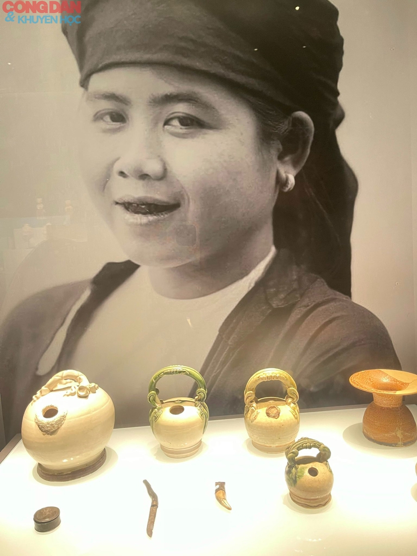 M&ugrave;ng 4 Tết: Người d&acirc;n v&agrave; du kh&aacute;ch h&ograve;a m&igrave;nh v&agrave;o kh&ocirc;ng gian Xu&acirc;n B&iacute;nh Ngọ - Ảnh 8.