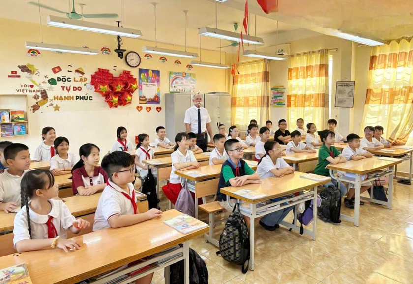 Gi&aacute;o dục Quảng Ninh, ch&iacute;nh s&aacute;ch đ&uacute;ng cho quả ngọt - Ảnh 1.