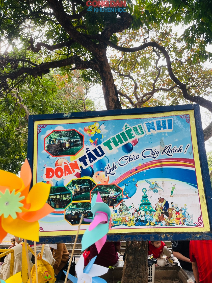 Trải nghiệm Tết Việt tại C&ocirc;ng vi&ecirc;n Thống Nhất: Kh&ocirc;ng gian xanh rộn r&agrave;ng sắc xu&acirc;n - Ảnh 2.