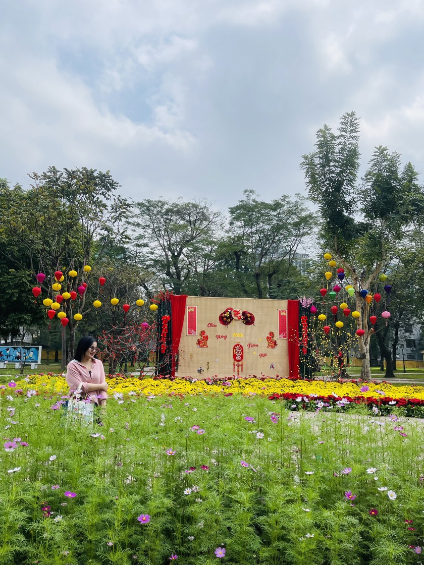 Trải nghiệm Tết Việt tại C&ocirc;ng vi&ecirc;n Thống Nhất: Kh&ocirc;ng gian xanh rộn r&agrave;ng sắc xu&acirc;n - Ảnh 5.