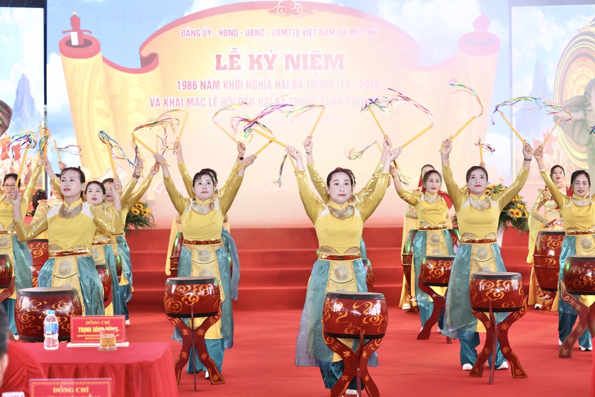 Lễ hội Đền Hai Bà Trưng giáo dục truyền thống yêu nước cho thế hệ trẻ - Ảnh 3.