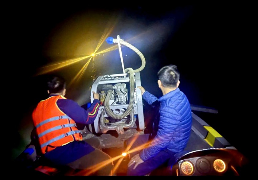 L&agrave;o Cai huy động tối đa nh&acirc;n lực v&agrave; phương tiện t&igrave;m kiếm nạn nh&acirc;n ch&igrave;m t&agrave;u tr&ecirc;n hồ Th&aacute;c B&agrave; - Ảnh 9.