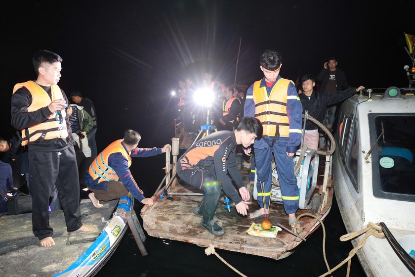 L&agrave;o Cai huy động tối đa nh&acirc;n lực v&agrave; phương tiện t&igrave;m kiếm nạn nh&acirc;n ch&igrave;m t&agrave;u tr&ecirc;n hồ Th&aacute;c B&agrave; - Ảnh 6.