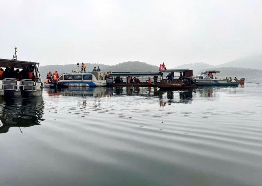 L&agrave;o Cai huy động tối đa nh&acirc;n lực v&agrave; phương tiện t&igrave;m kiếm nạn nh&acirc;n ch&igrave;m t&agrave;u tr&ecirc;n hồ Th&aacute;c B&agrave; - Ảnh 10.