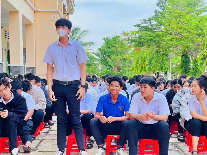 Quy định chế độ l&agrave;m việc của gi&aacute;o vi&ecirc;n khẳng định vị thế của Gi&aacute;o dục thường xuy&ecirc;n - Ảnh 2.