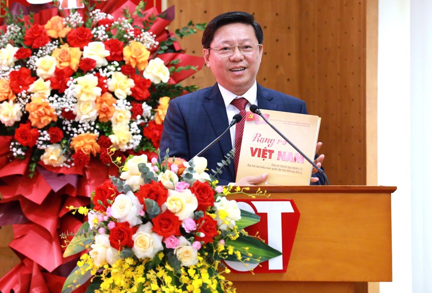 S&aacute;ch "Rạng rỡ Việt Nam" - Dấu ấn th&agrave;nh tựu nhiệm kỳ Đại hội đại biểu to&agrave;n quốc lần thứ XIV của Đảng - Ảnh 1.