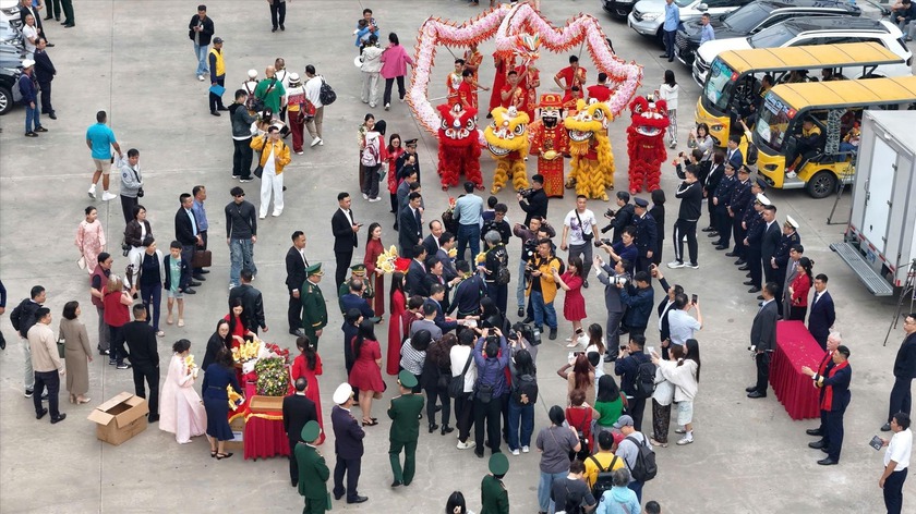 Tết Bính Ngọ ghi nhận kỷ lục khách du lịch quốc tế thăm Việt Nam - Ảnh 2.