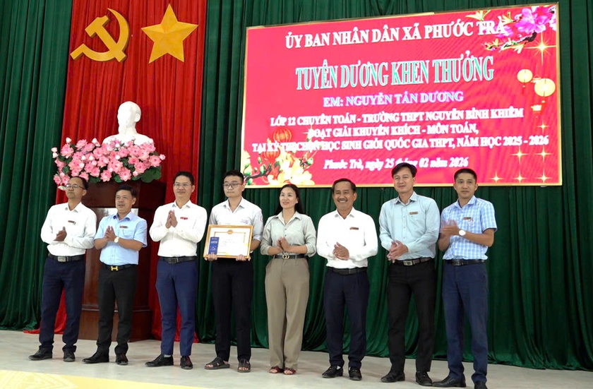 X&atilde; Phước Tr&agrave;, Đ&agrave; Nẵng gặp mặt sinh vi&ecirc;n đầu Xu&acirc;n, lan tỏa kh&aacute;t vọng học tập suốt đời - Ảnh 3.