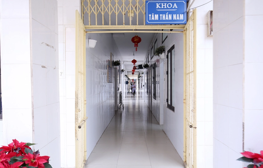 Chuyện về nữ bác sĩ 'làm bạn' với người bệnh ở Khoa Tâm thần Nam - Ảnh 2.