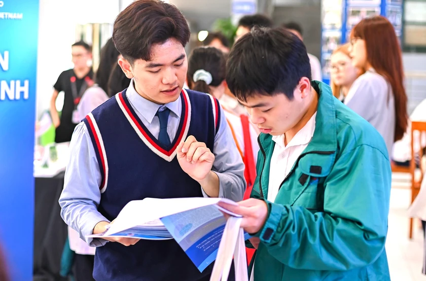 Học viện Ngoại giao tuyển sinh năm 2026: Siết chặt điều kiện xét học bạ - Ảnh 1.