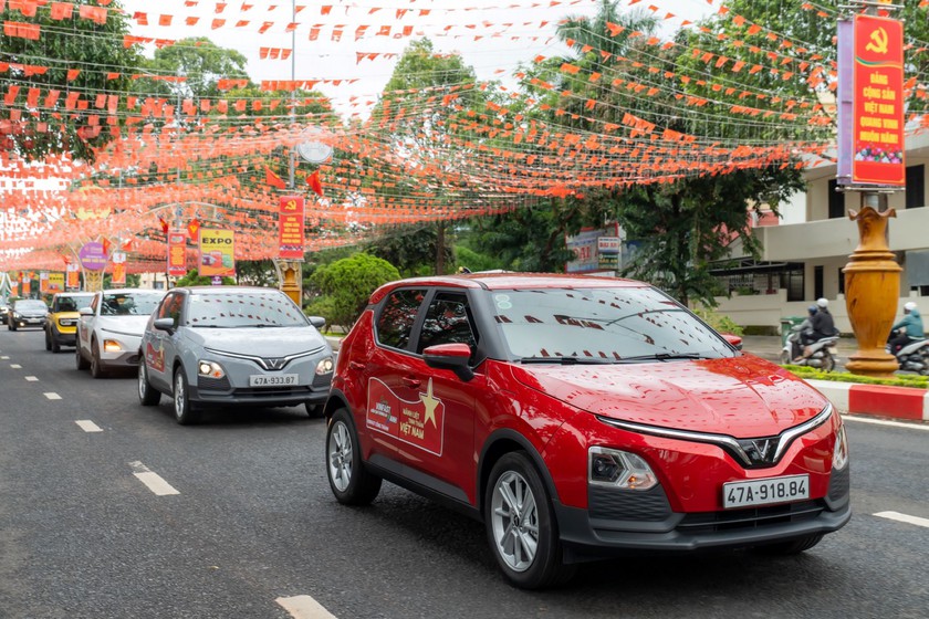 Giải m&atilde; sức h&uacute;t VinFast VF 5: Lăn b&aacute;nh chỉ 500 triệu đồng, l&atilde;i suất cố định 7%, sạc miễn ph&iacute; 3 năm- Ảnh 1.