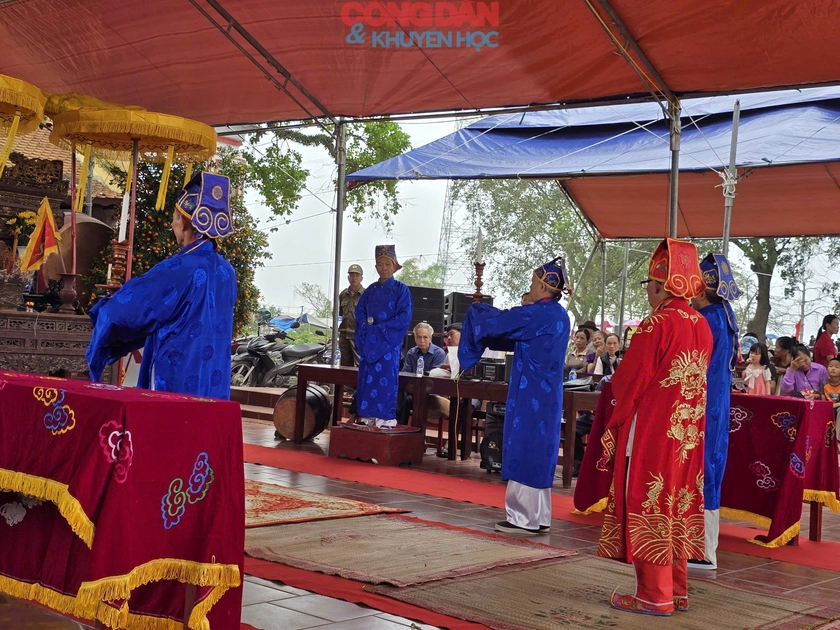 Sau 19 năm, một lễ hội d&acirc;n gian được kh&ocirc;i phục lại ở Ph&uacute; Thọ: Sức sống mới từ sự trao truyền thế hệ - Ảnh 10.