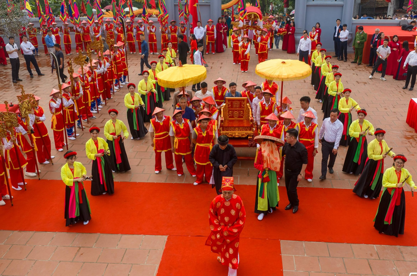 Sau 19 năm, một lễ hội d&acirc;n gian được kh&ocirc;i phục lại ở Ph&uacute; Thọ: Sức sống mới từ sự trao truyền thế hệ - Ảnh 1.