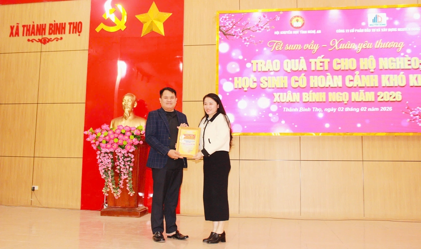 Hội Khuyến học Nghệ An cùng doanh nghiệp trao quà 'Tết sum vầy - Xuân yêu thương' - Ảnh 5.