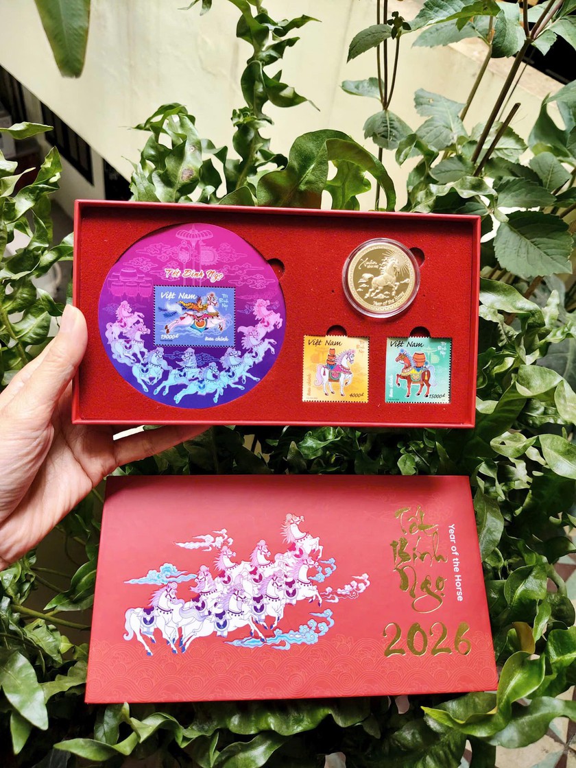 C&ugrave;ng ngắm bộ tem &lsquo;Tết B&iacute;nh Ngọ&rsquo; v&agrave; xu &lsquo;Nhật M&atilde; Phi V&acirc;n&rsquo; - Ảnh 1.