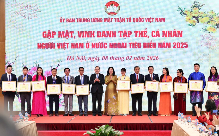 Mặt trận Tổ quốc Việt Nam vinh danh tập thể, c&aacute; nh&acirc;n kiều b&agrave;o ti&ecirc;u biểu năm 2025 - Ảnh 3.