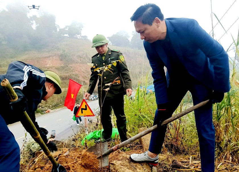 V&ugrave;ng cao Bản X&egrave;o ph&aacute;t động trồng c&acirc;y Tết sớm - Ảnh 3.