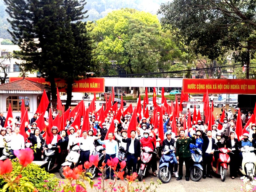 L&atilde;nh đạo phường L&agrave;o Cai diễu h&agrave;nh cổ động tuy&ecirc;n truyền bầu cử  - Ảnh 1.