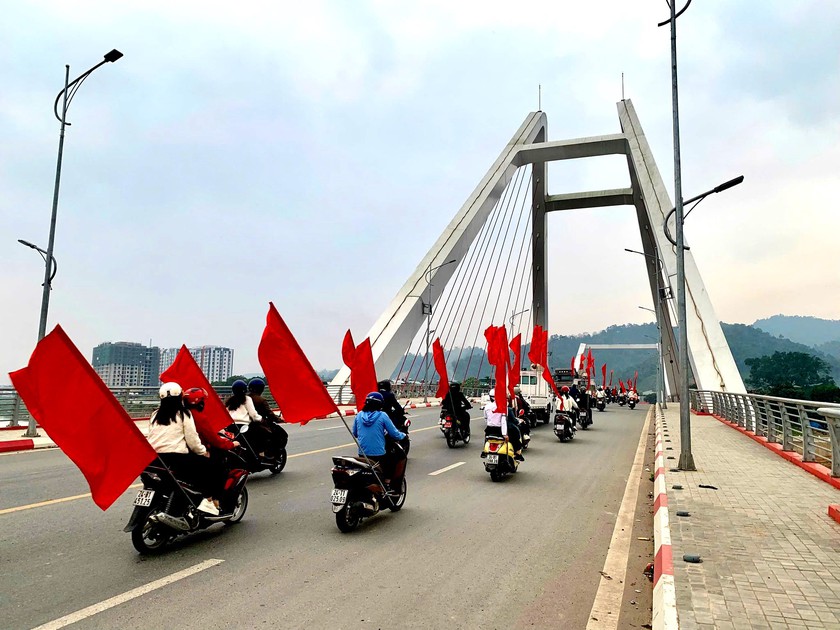 L&atilde;nh đạo phường L&agrave;o Cai diễu h&agrave;nh cổ động tuy&ecirc;n truyền bầu cử  - Ảnh 4.