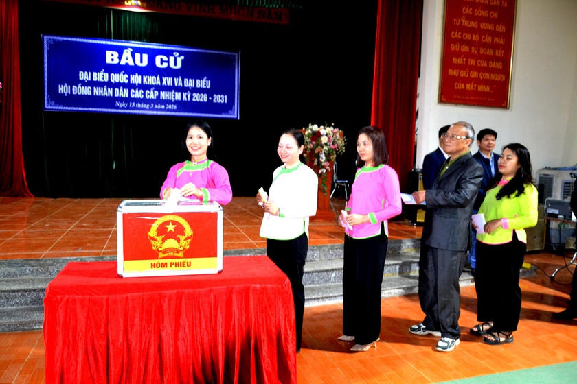 L&agrave;o Cai: Tỷ lệ cử tri bầu cử đạt 99,97%, tiếp tục x&aacute;c nhận tư c&aacute;ch, c&ocirc;ng bố kết quả đại biểu tr&uacute;ng cử - Ảnh 1.