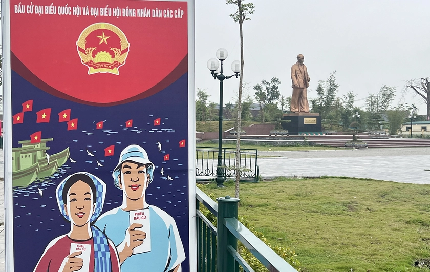 Cử tri trên quê hương Bác phấn khởi đi bầu cử từ sáng sớm - Ảnh 1.