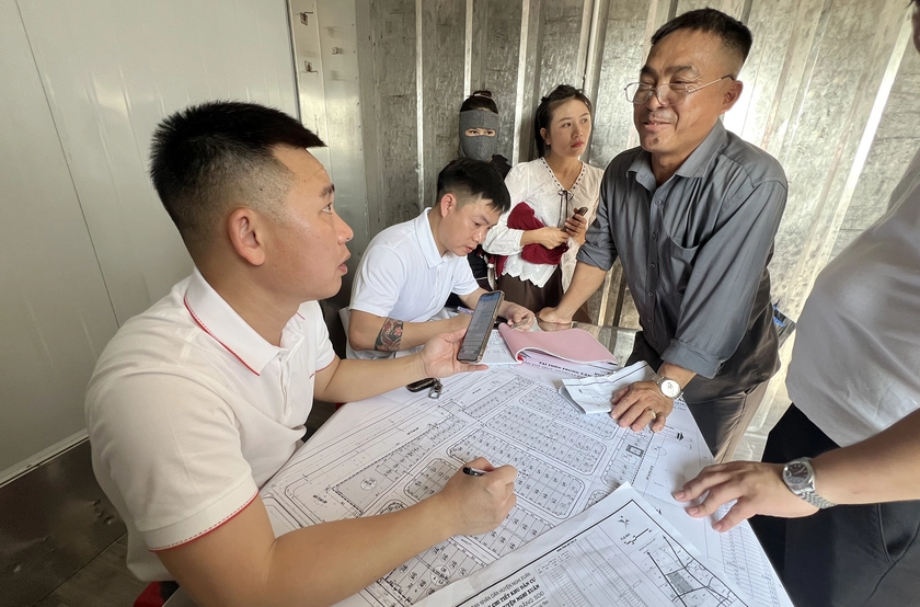 &Ocirc; t&ocirc; xếp h&agrave;ng d&agrave;i mua đất dự &aacute;n ở H&agrave; Tĩnh - Ảnh 10.