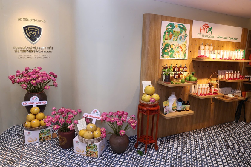 Kh&ocirc;ng gian trưng b&agrave;y, livestream "Sức sống h&agrave;ng Việt" lần 3: "Thanh ni&ecirc;n Việt Nam tự h&agrave;o h&agrave;ng Việt" - Ảnh 2.