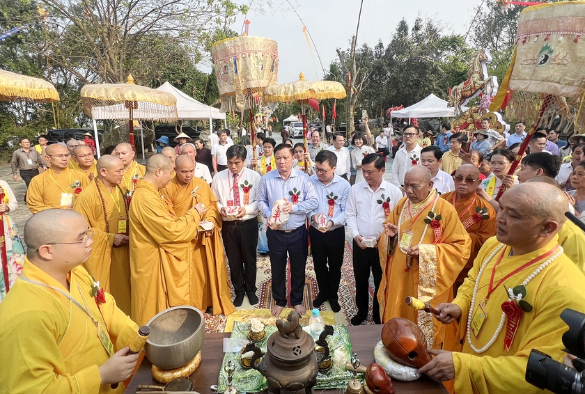 Đặt đ&aacute; x&acirc;y dựng ch&ugrave;a Da, x&acirc;y nh&agrave; tưởng niệm 543 liệt sĩ l&agrave; nh&agrave; b&aacute;o - Ảnh 5.
