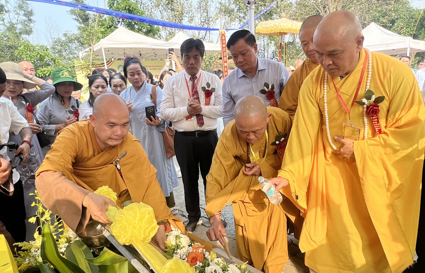 Đặt đ&aacute; x&acirc;y dựng ch&ugrave;a Da, x&acirc;y nh&agrave; tưởng niệm 543 liệt sĩ l&agrave; nh&agrave; b&aacute;o - Ảnh 14.