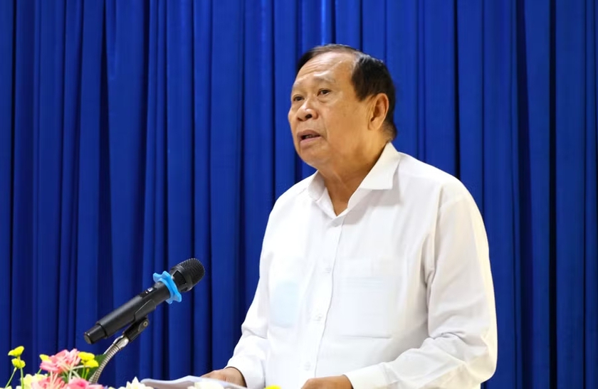 Hội Khuyến học tỉnh C&agrave; Mau trao tặng 135 suất học bổng Đinh Thiện L&yacute; cho học sinh vượt kh&oacute; - Ảnh 2.