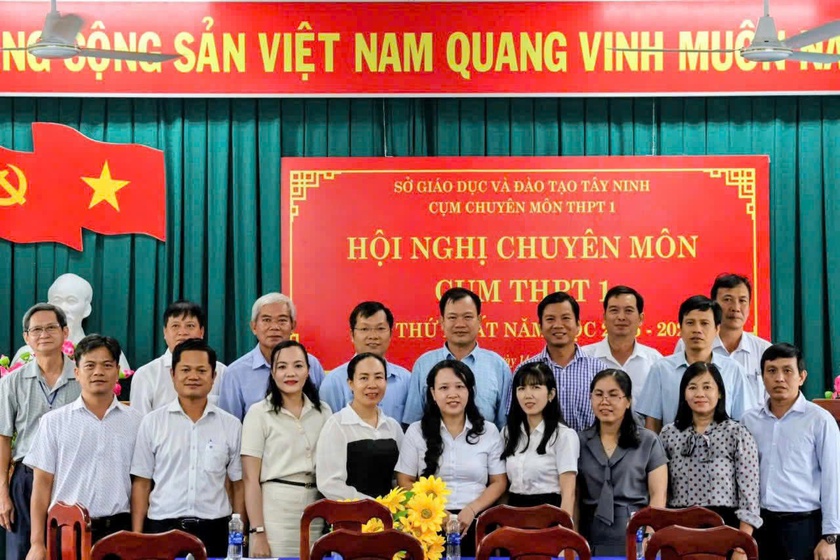 Hội nghị Sinh hoạt chuy&ecirc;n m&ocirc;n cụm: X&acirc;y dựng "Mạng lưới tri thức" trước thềm kỳ thi tốt nghiệp - Ảnh 1.
