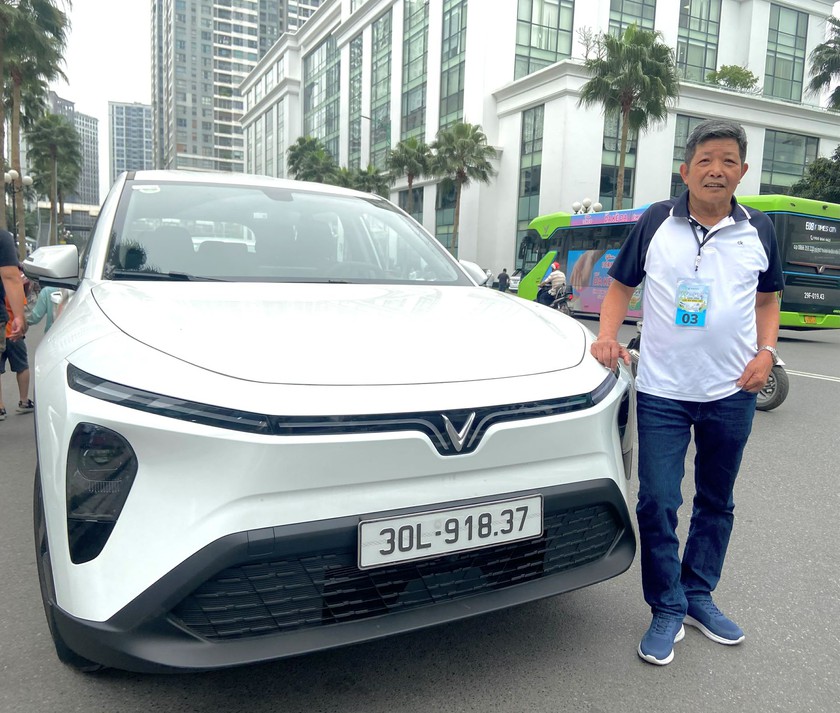 Rộng rãi, tiện nghi, lái sướng hơn xe xăng: VinFast VF MPV 7 ghi điểm tuyệt đối trong mắt khách hàng Việt - Ảnh 4.